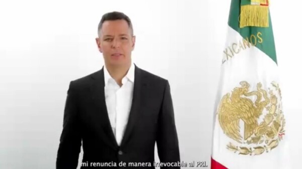 Alejandro Murat renuncia al PRI y forma alianza