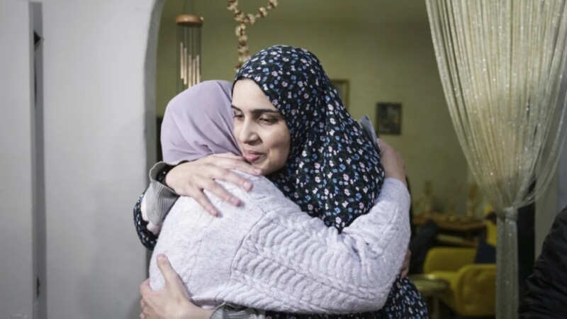 Retrasan liberación de rehenes por incumplimiento de Israel