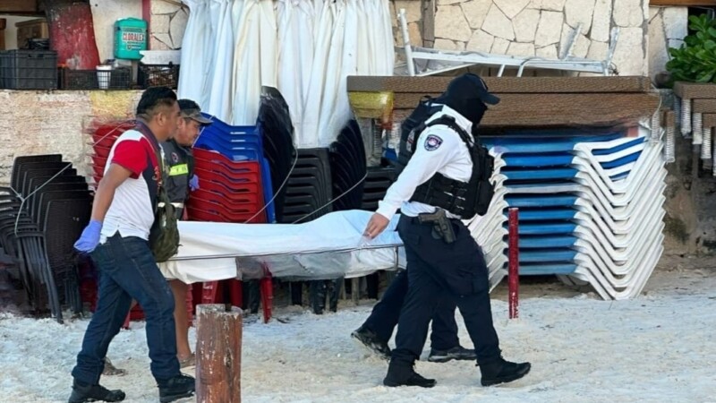 Rescatan el cuerpo de un joven ahogado en playa de Cancún