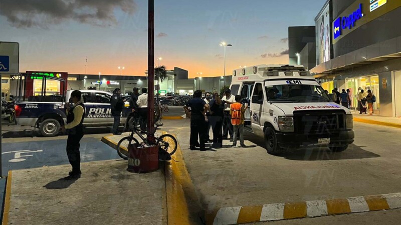 Ladrón ataca con gas pimienta a empleada en Plaza de Cancún