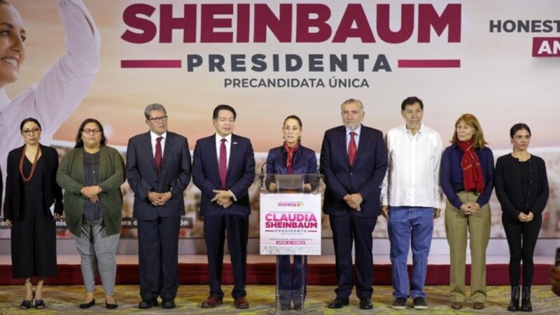 Presenta Sheinbaum a su equipo de precampaña