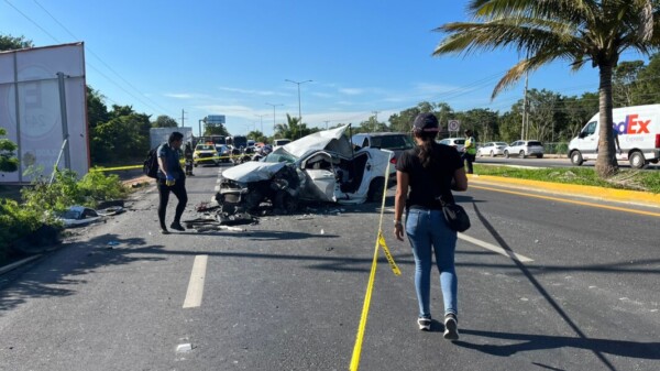 Trágico accidente cerca del distribuidor vial del aeropuerto de Cancún