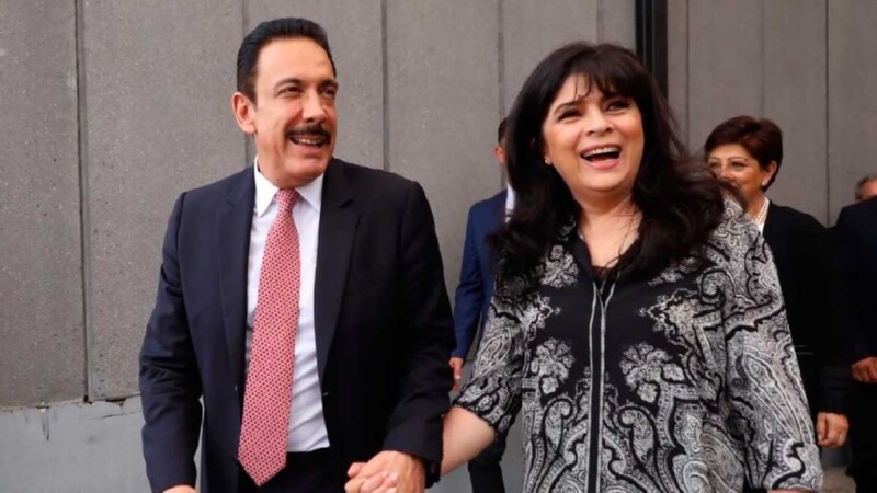 Victoria Ruffo reacciona a la noticia de su presunto divorcio con Omar Fayad
