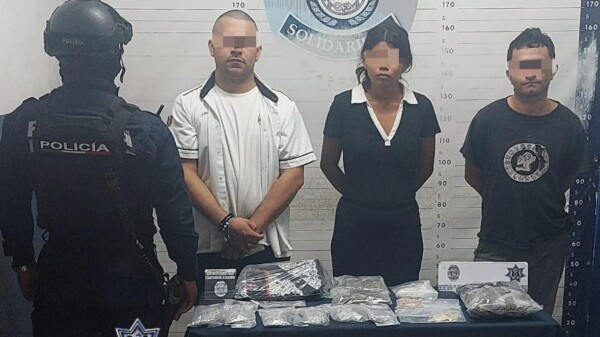 Detienen a tres presuntos narcomenudistas en Playa del Carmen