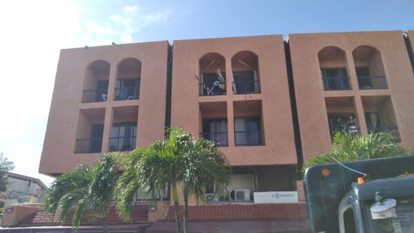 Explosión en un condominio en la Zona Hotelera de Cancún