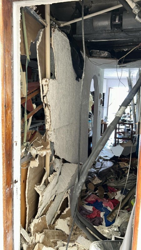 Explosión en un condominio en la Zona Hotelera de Cancún; al parecer acumulación de gas fue el detonante en Terramar Plaza.