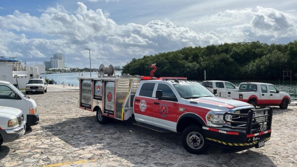 Localizan un cuerpo en la Laguna Nichupté en Cancún