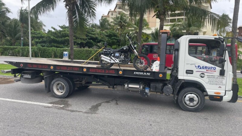 Muere motociclista tras derrapar en zona hotelera
