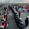Protesta de trabajadores del COLBACH en CDMX genera despliegue policiaco