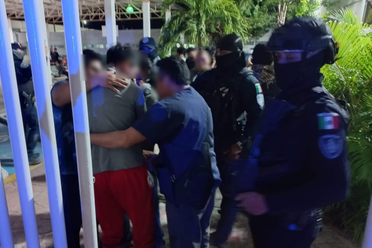 Rescatan a cinco personas privadas de su libertad en Chetumal; tres de ellos fueron ubicados cuando los trasladan en un auto cerca de Huay Pix.