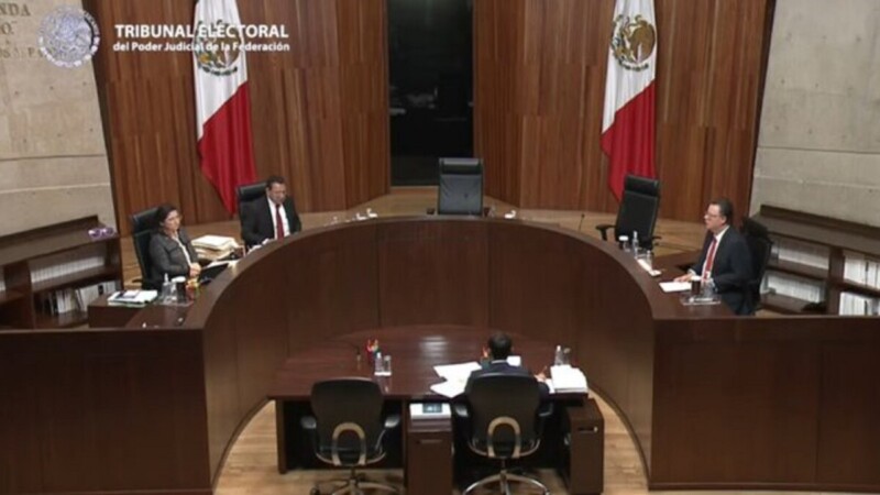 Huye presidente del TEPJF para no enfrentar su renuncia