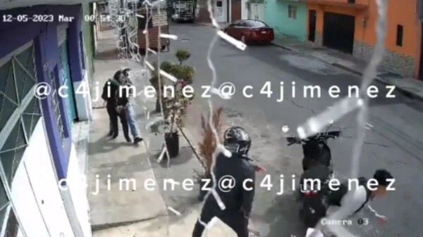 #VIRAL Más vale sola que mal acompañada; su novio la abandona durante un asalto