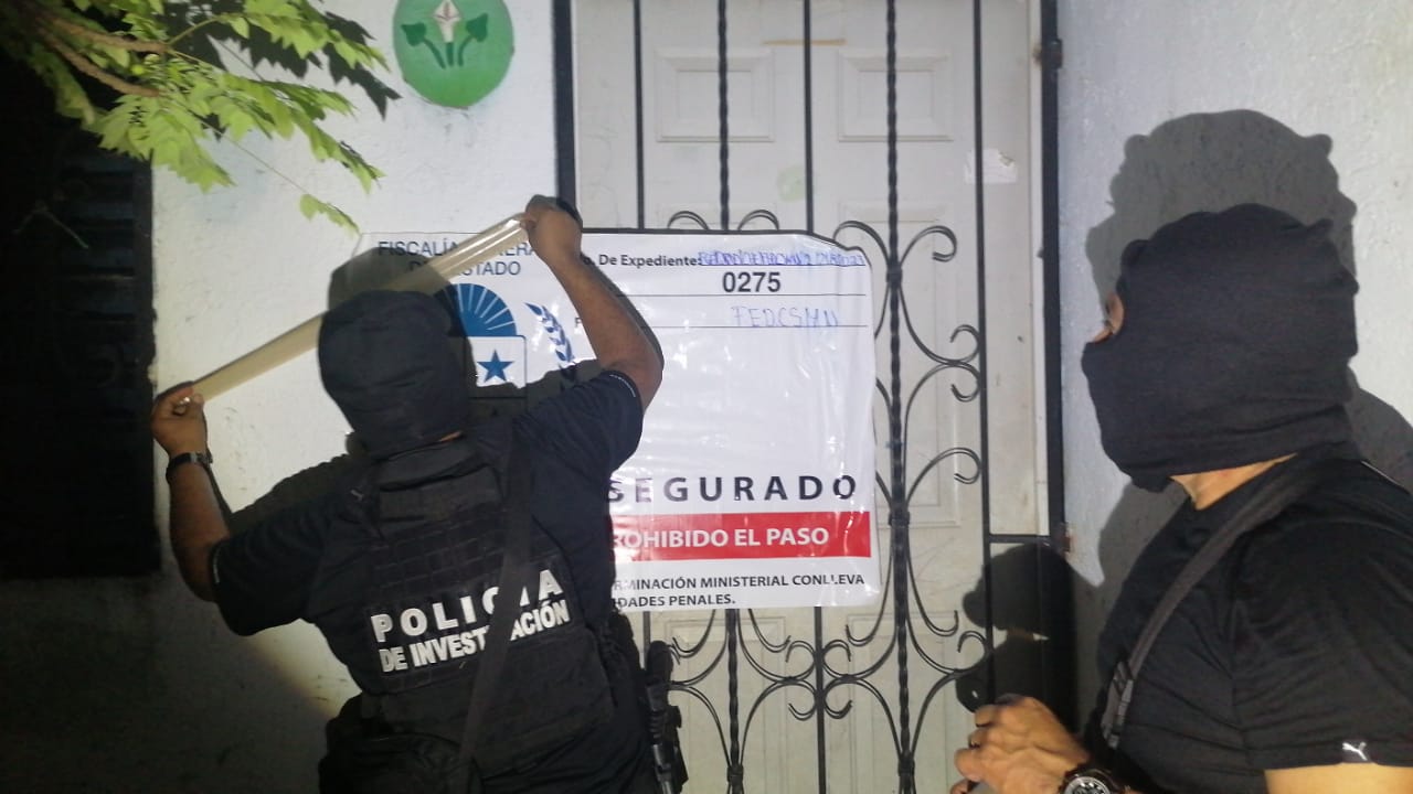 Detienen a 4 durante un cateo en el fraccionamiento Caribe de Chetumal; durante la diligencia se aseguraron diversos tipos de droga.