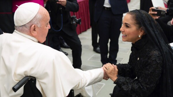 Sostiene Mara Lezama encuentro con el Papa Francisco en Roma