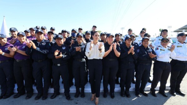 Dignifica Ana Paty Peralta la labor policial en Benito Juárez