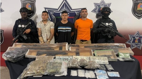 Integrantes de narcocélula caen con drogas y armas largas en Cancún