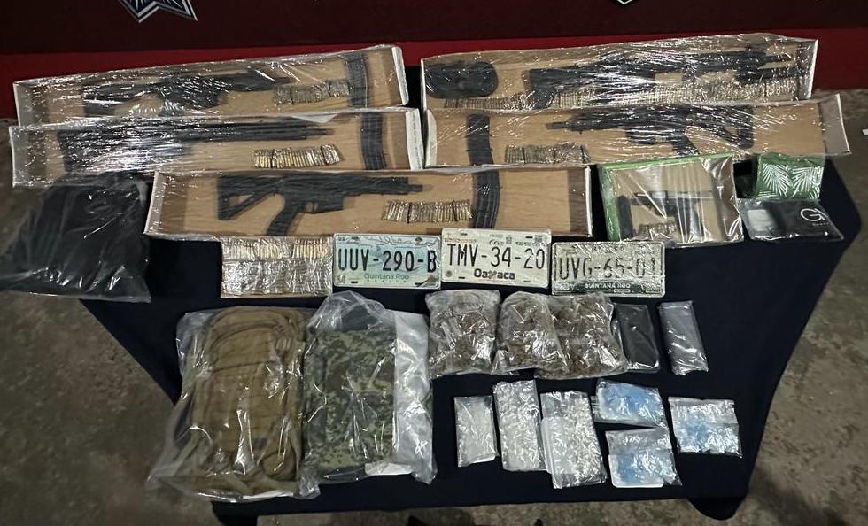 Integrantes de narcocélula caen con drogas y armas largas en Cancún; fueron detenidos tras persecución en la avenida Nichupté.