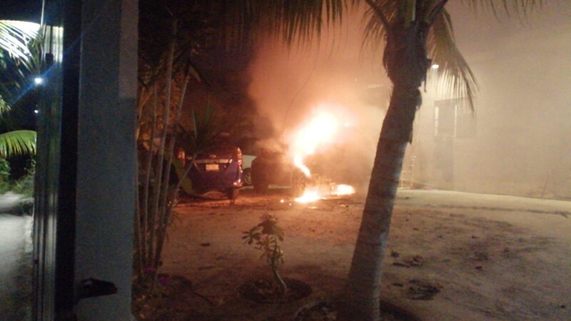 Incendio de vehículo moviliza a bomberos hasta Bahía Azul