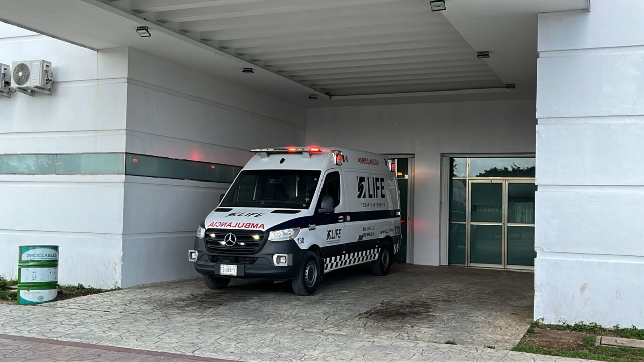 Atacan a balazos a una pareja en la zona de Playas de Isla Blanca; uno falleció en el lugar; el otro fue llevado de emergencia al Hospital General.