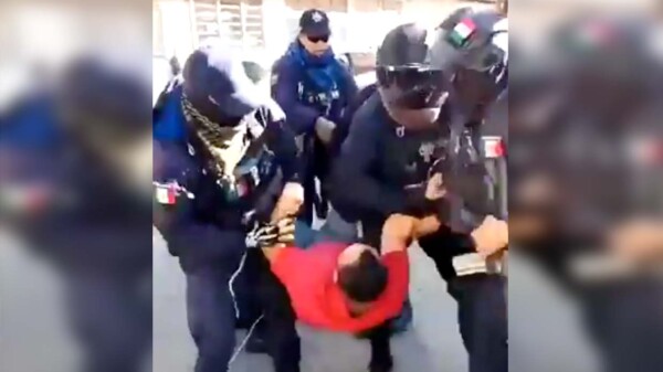 Indigna en Michoacán detención con violencia de carbonero