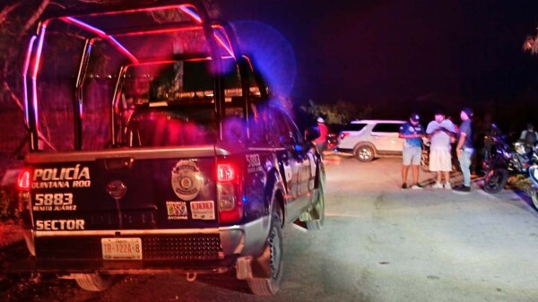 Localizan cuerpo embolsado en la SM 77 de Cancún