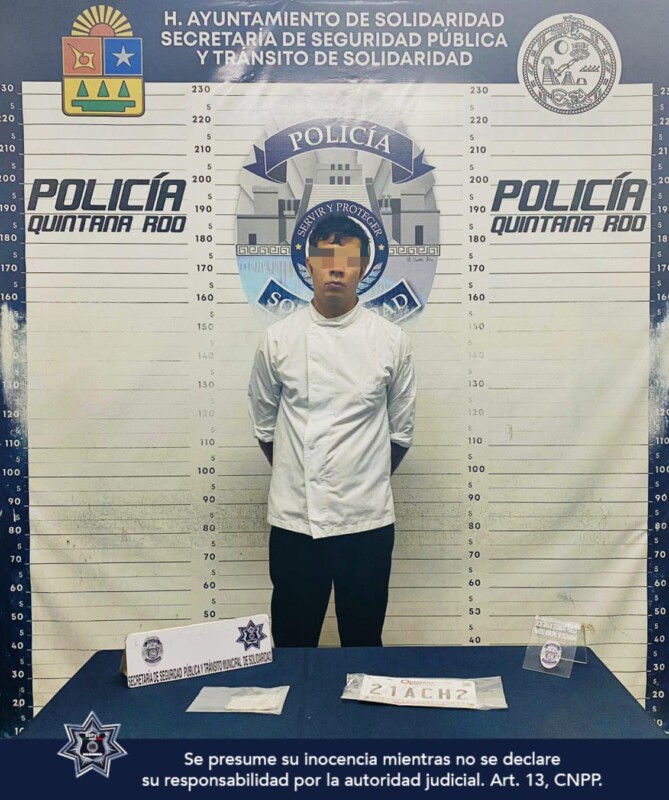 En otro hecho, Francisco "N" fue detenido por conducir una motocicleta con placas sobrepuestas.