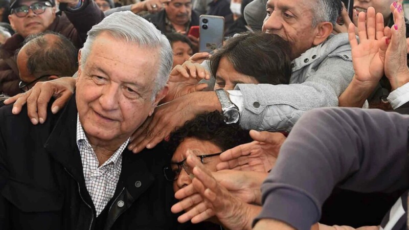 “¡Me canso, ganso, sistema de salud, de los mejores del mundo!”