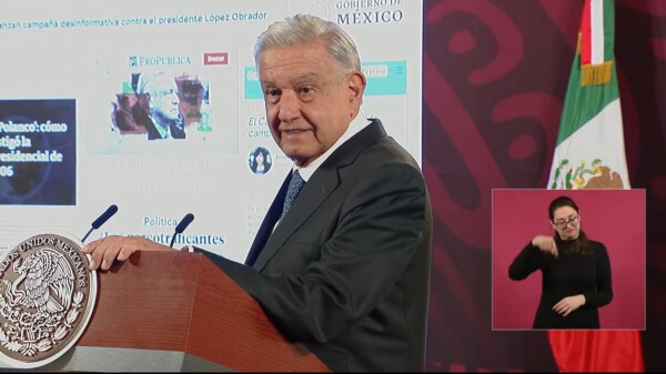 Celebra AMLO respaldo del PRI a iniciativa a pensiones