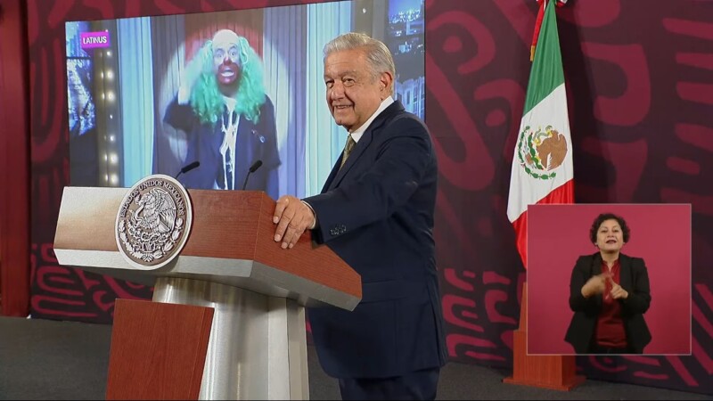 Brozo se derechizó, aún en su estilo, era más fino: AMLO