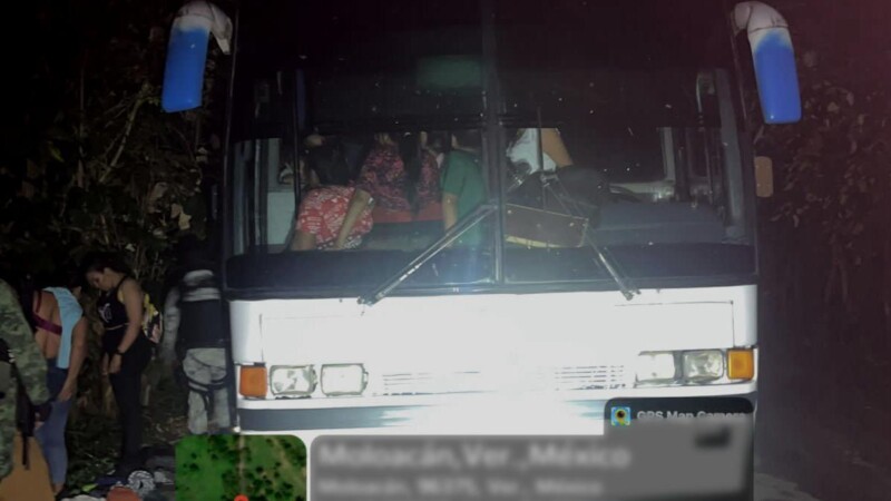 Aseguran en dos operativos en Veracruz a 371 migrantes