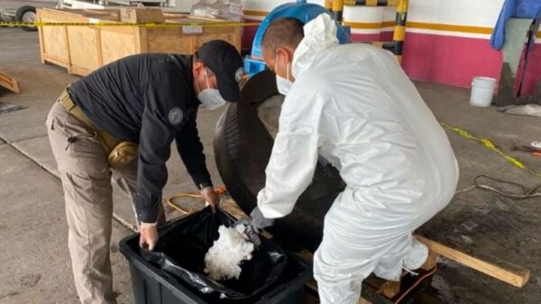 Aseguran  millonario cargamento de matenfetamina en el puerto de Veracruz