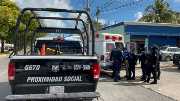 Auxilian a sujeto que escapó de casa de seguridad en la Región 230 de Cancún