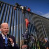 Biden ofrece cerrar la frontera con México