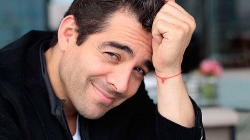 Celebra Omar Chaparro que ya es ciudadano estadounidense