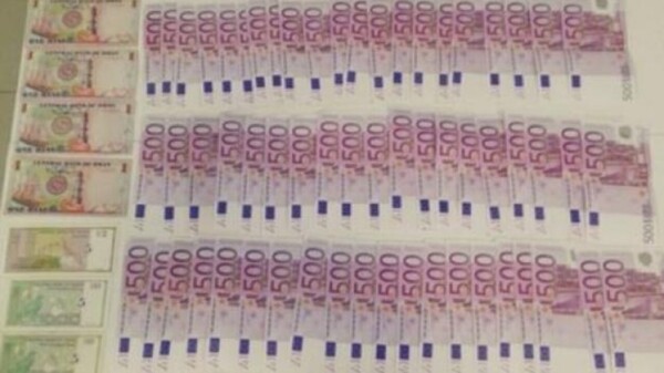 Capturan en Cancún extranjero con más de 20 mil dólares