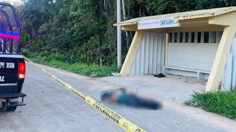 Hallan dos cadáveres embolsados en un paradero de Felipe Carrillo Puerto