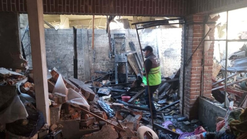 Se registra explosión en un taller de pirotecnia en Tláhuac