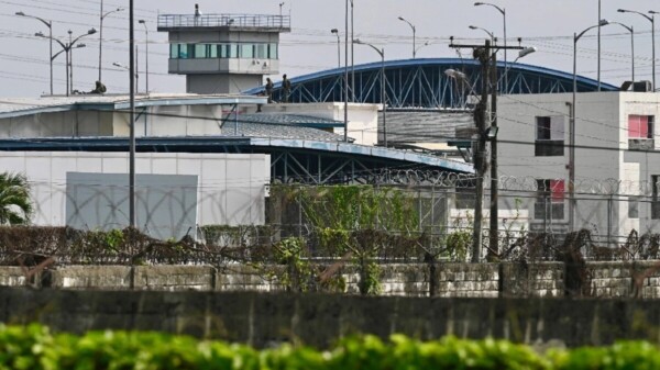 Militares entran a prisión de Ecuador, caen 2 sospechosos