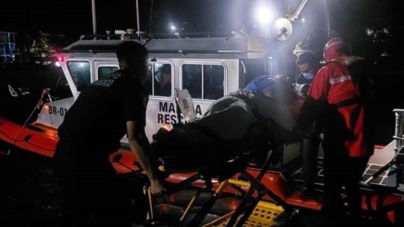 Evacúa la Marina a una mujer a punto de dar a luz en Isla Mujeres.