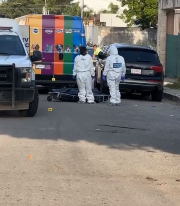 En Playa del Carmen indigente muerte aplastado por una camioneta; dormía debajo de la unidad cuando el conductor se echó de reversa.