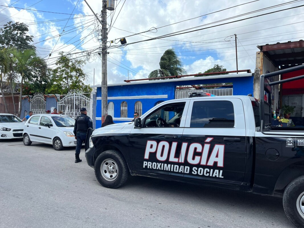 Le roban su moto y la localiza en un domicilio de la Región 219 de Cancún; al parecer una vivienda servía de guarida para una banda que opera en la ciudad.