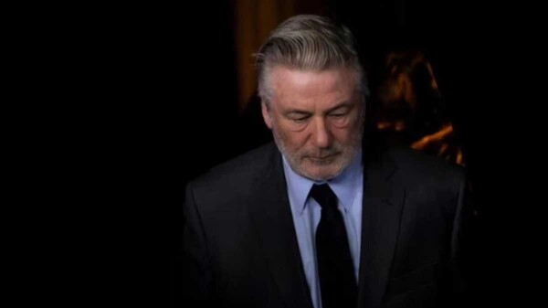 Nuevamente acusan a Alec Baldwin por homicidio involuntario en contra de Halyna Hutchins