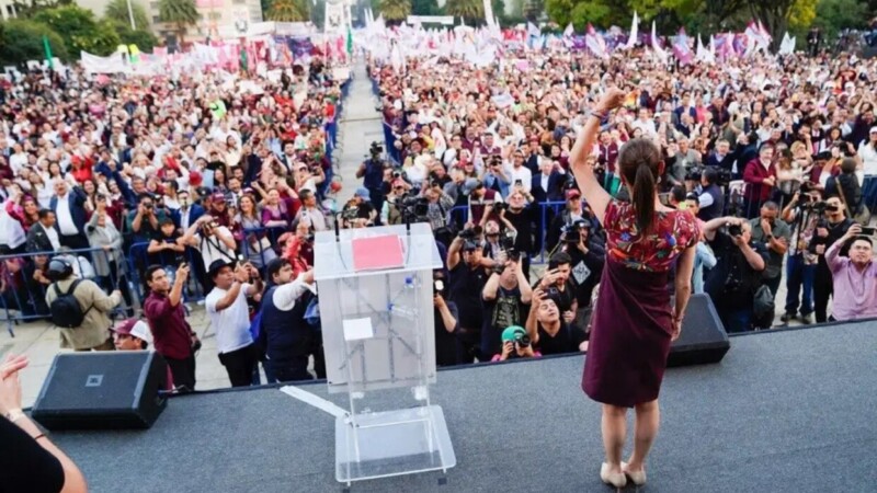 Cierra Sheinbaum precampaña en el Monumento a la Revolución