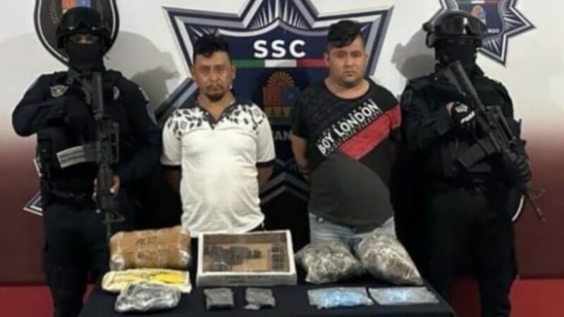 Caen dos en Paraíso Maya con drogas y arma de fuego.