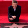 Willem Dafoe es reconocido con estrella en el Paseo de la Fama