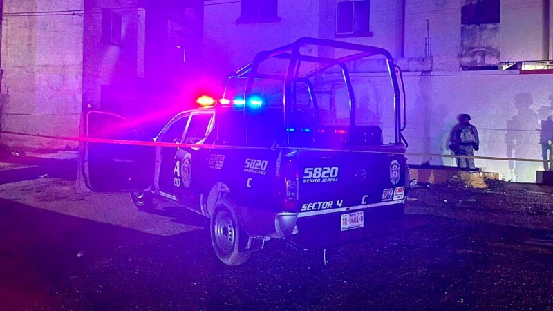 Ejecutan a balazos dos hombres en fraccionamiento de Cancún