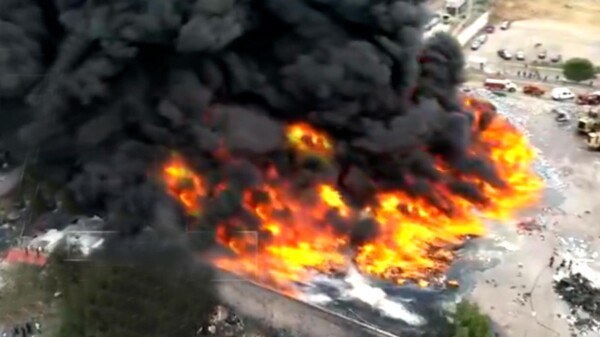 Incendio en planta de reciclaje causa alarma en Edomex