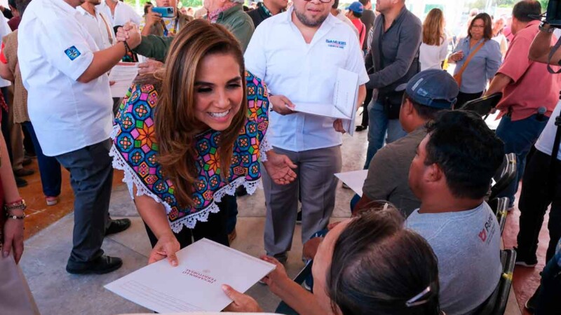 Mara Lezama lleva justicia social a familias de Isla Mujeres con la entrega de 224 títulos de propiedad