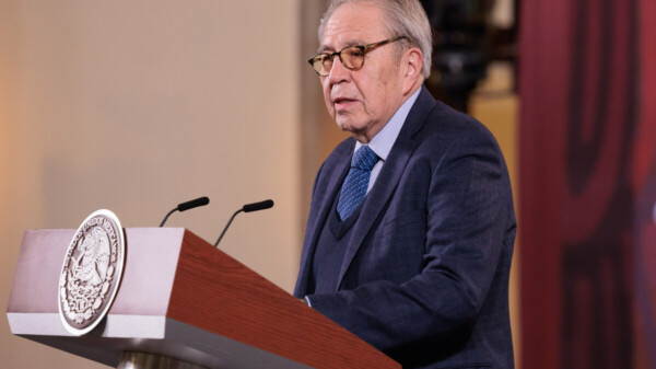 Reforma busca elevará a rango constitucional salud para todos