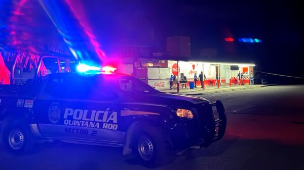 Balean a hombre en taquería de la SM 201 de Cancún 